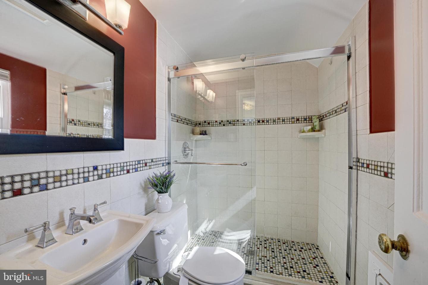 808 Enderby Drive photo 25