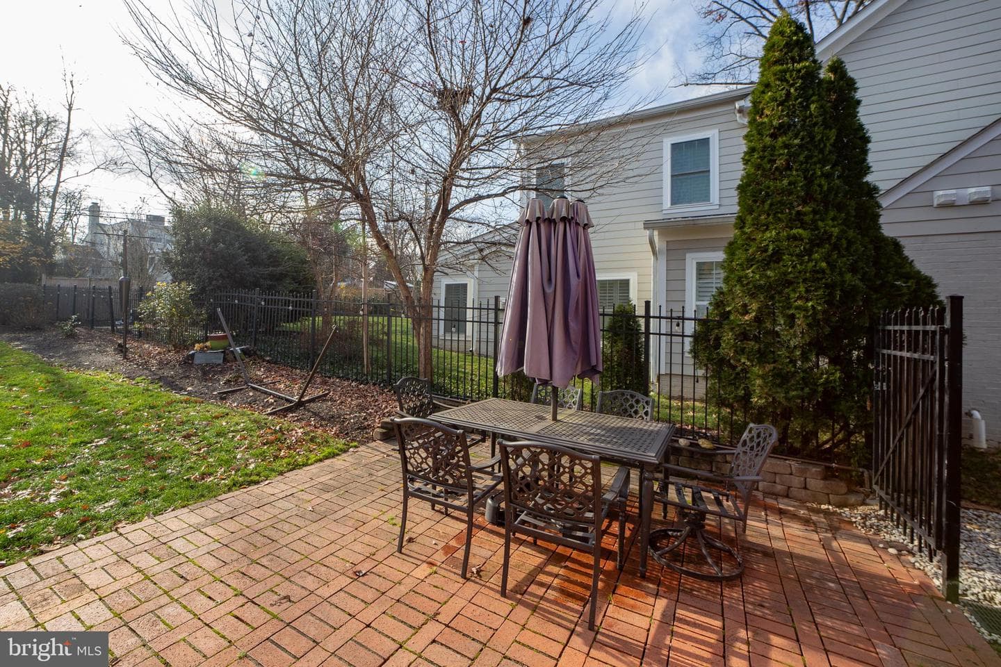 808 Enderby Drive photo 4