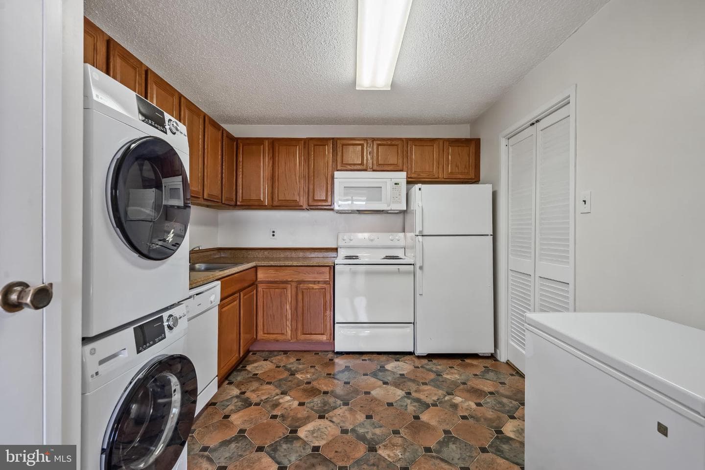 250 S Reynolds Street #411 photo 7