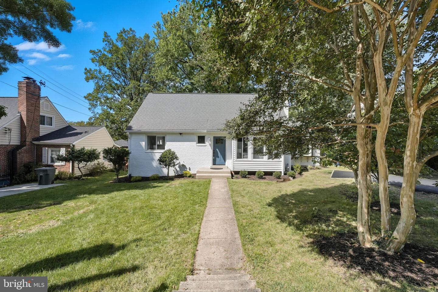 492 N Latham Street photo 2