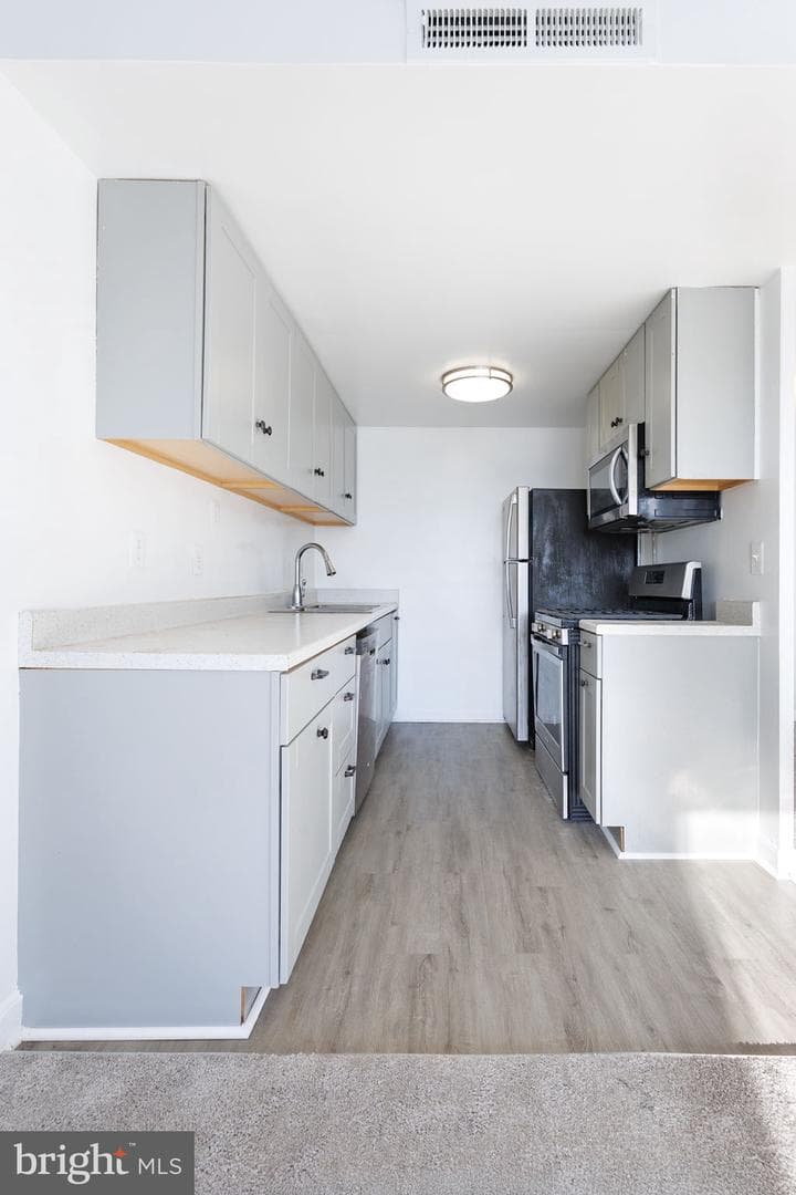 4600 Duke Street #413 photo 6