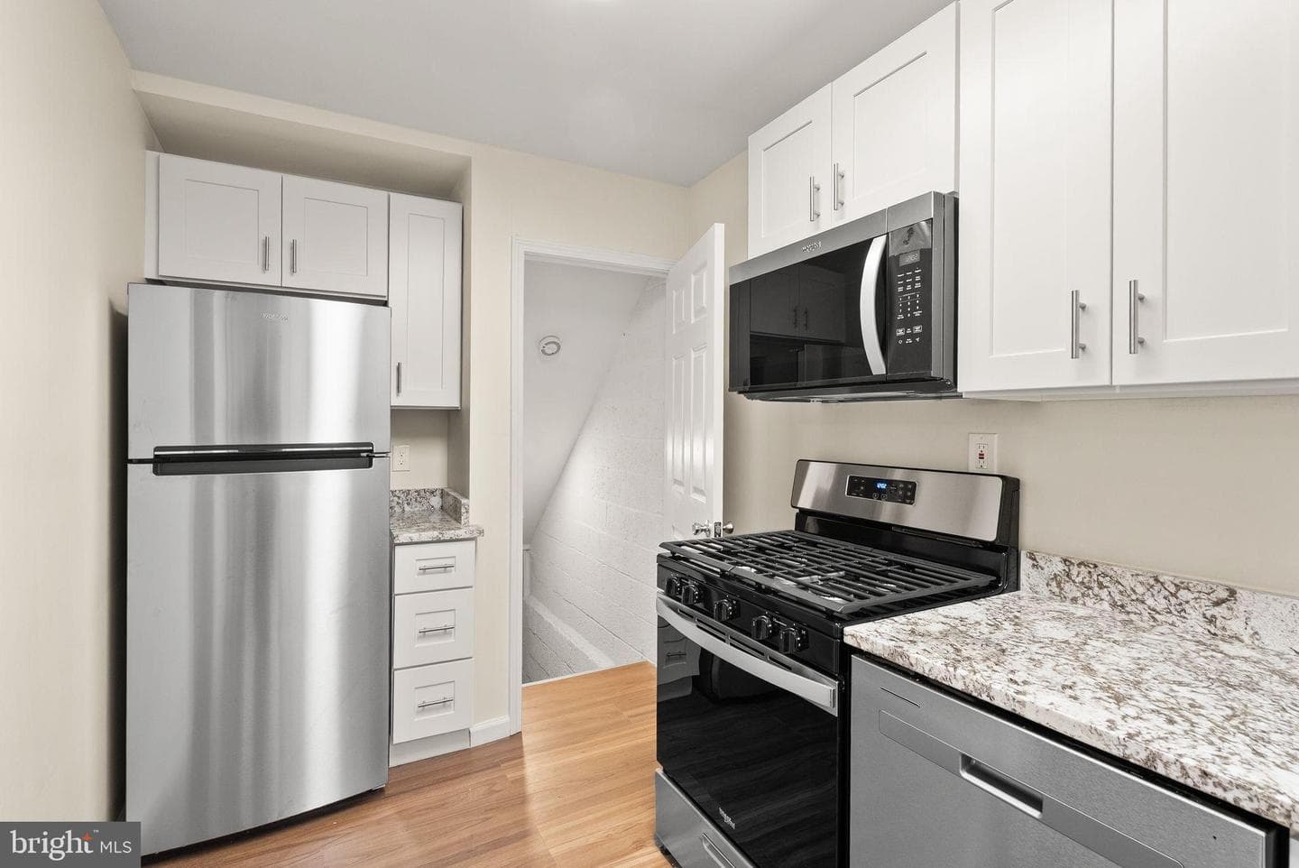 311 Mount Vernon Avenue photo 8