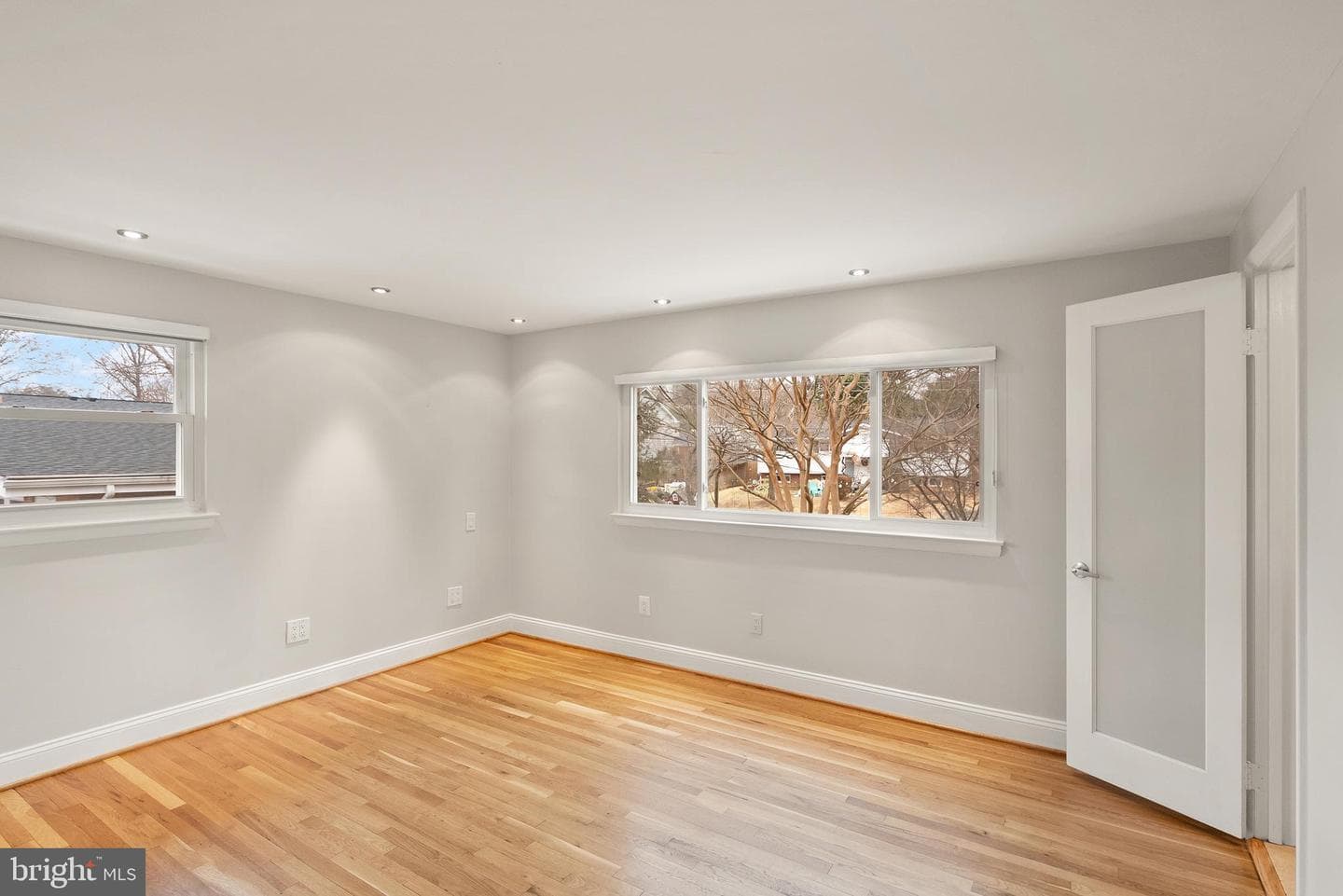 5004 Regency Place photo 11