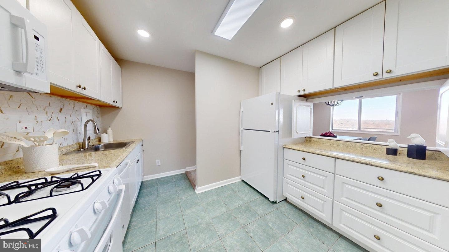 5340 Holmes Run Parkway #1215 photo 7