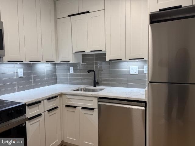 205 Yoakum Parkway #1016 photo 6
