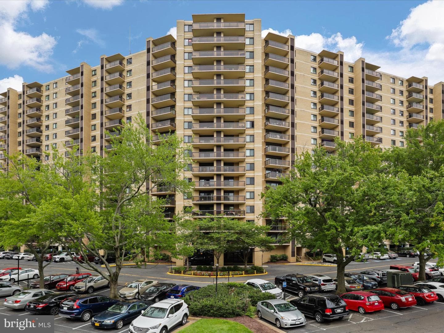 205 Yoakum Parkway #1020 photo 2