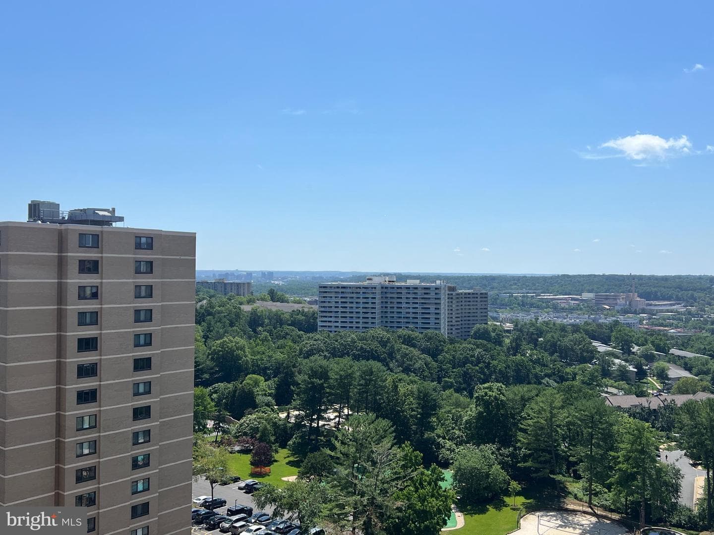 205 Yoakum Parkway #1020 photo 27