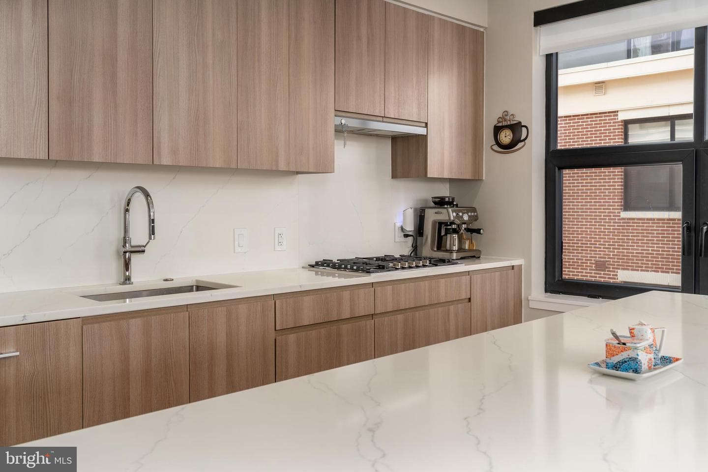 737 Swann Avenue #502 photo 6