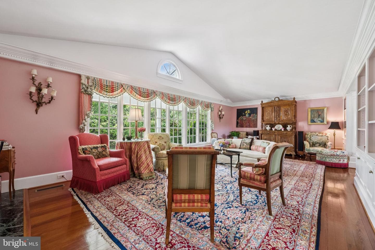320 1/2 Mansion Drive photo 13
