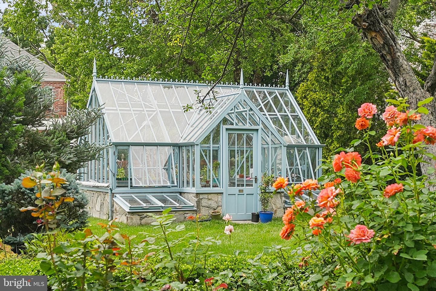 320 1/2 Mansion Drive photo 43