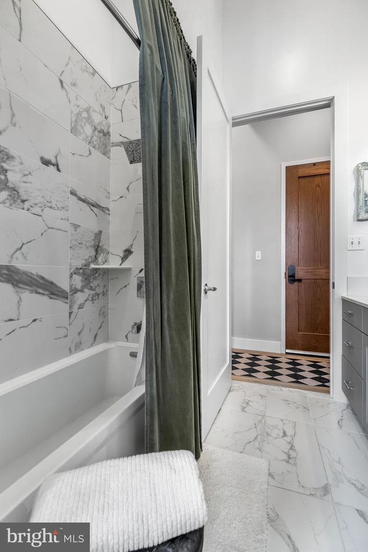 801 N Fairfax Street #142 photo 24