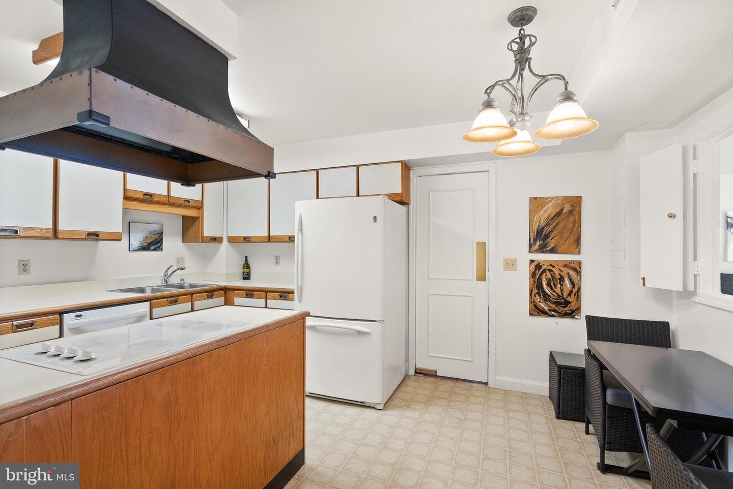 1250 S Washington Street #215 photo 20