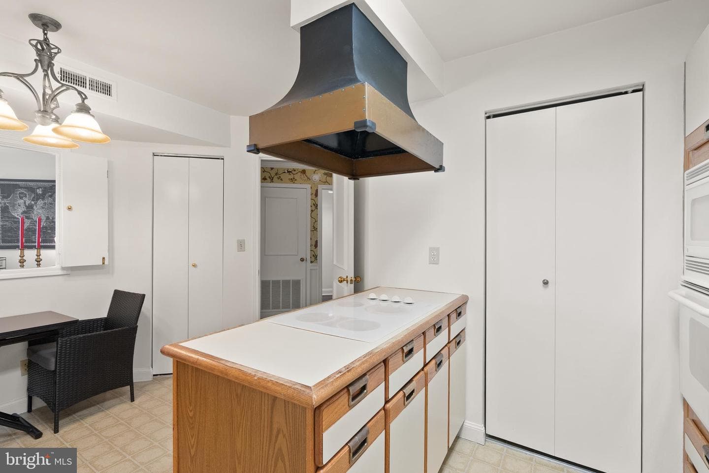 1250 S Washington Street #215 photo 23