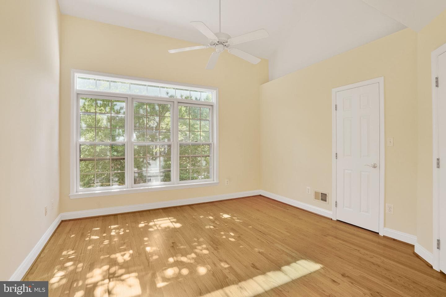 811 Water Place photo 10