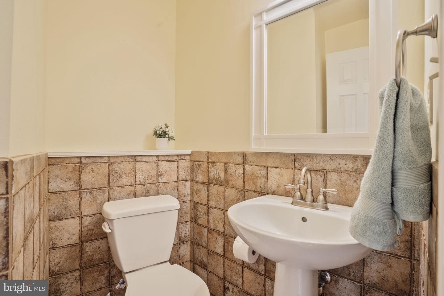 811 Water Place photo 9