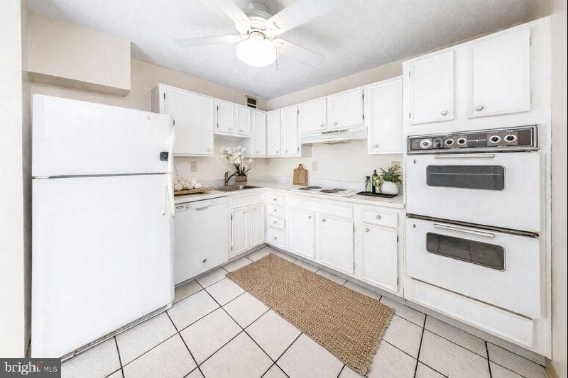 307 Yoakum Parkway #802 photo 10
