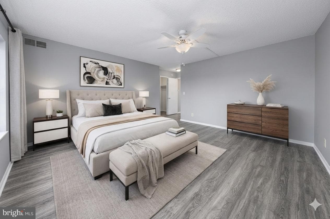 307 Yoakum Parkway #802, Alexandria