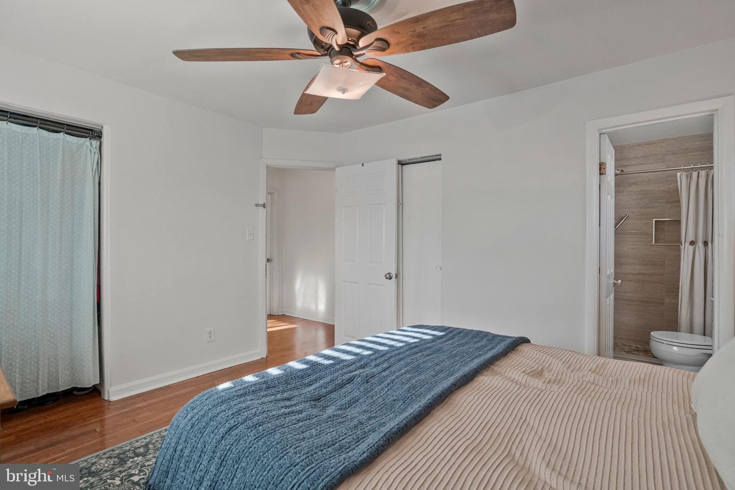 98 S Iris Street S photo 15