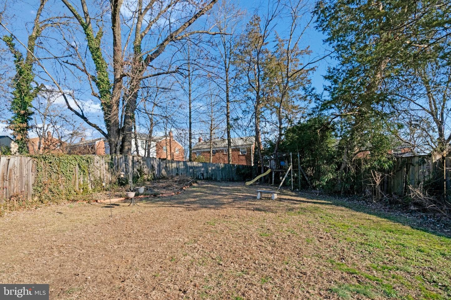 98 S Iris Street S photo 33