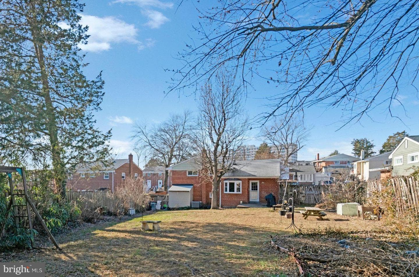 98 S Iris Street S photo 35
