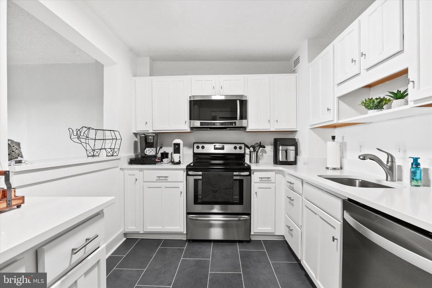 200 N Pickett Street #1013, Alexandria