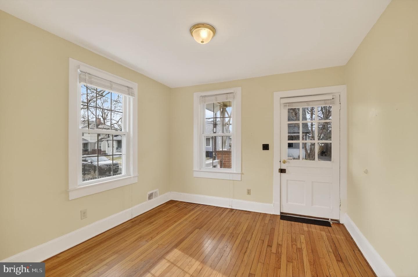 2403 Burke Avenue photo 12