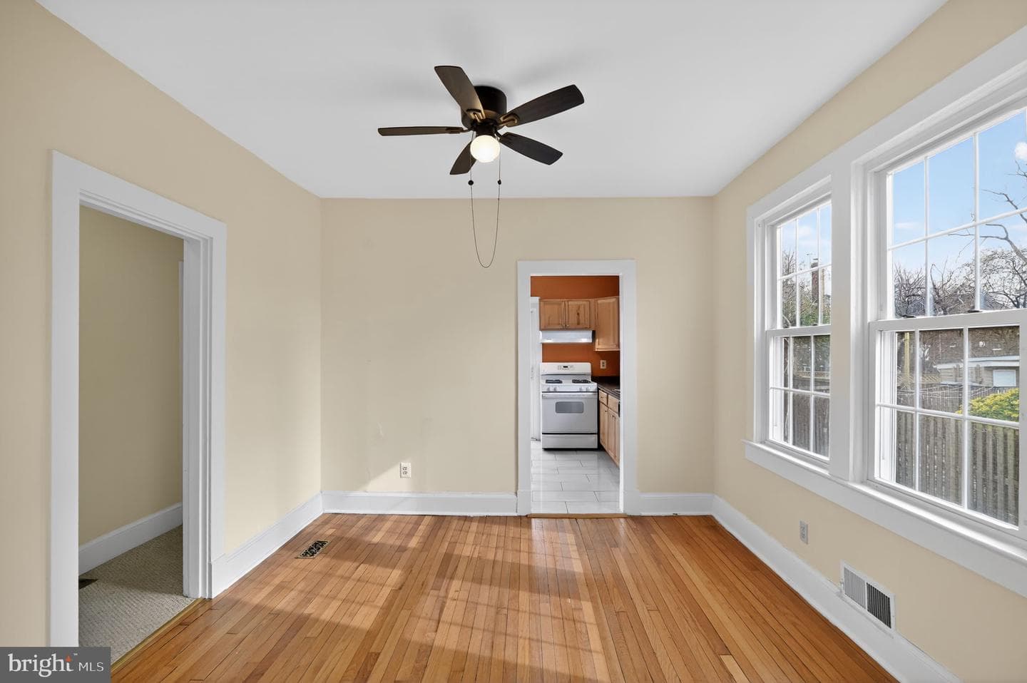 2403 Burke Avenue photo 15