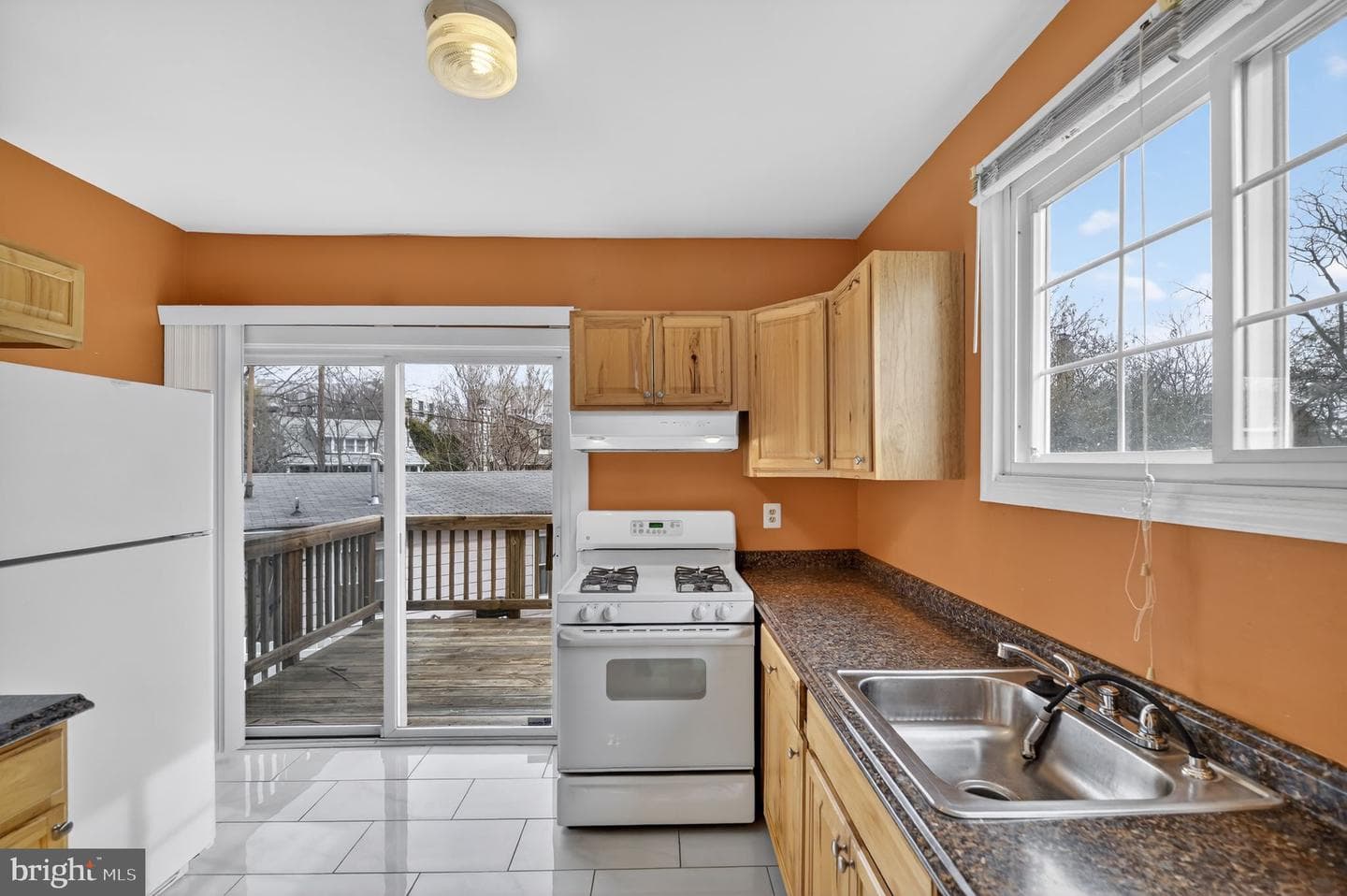 2403 Burke Avenue photo 20