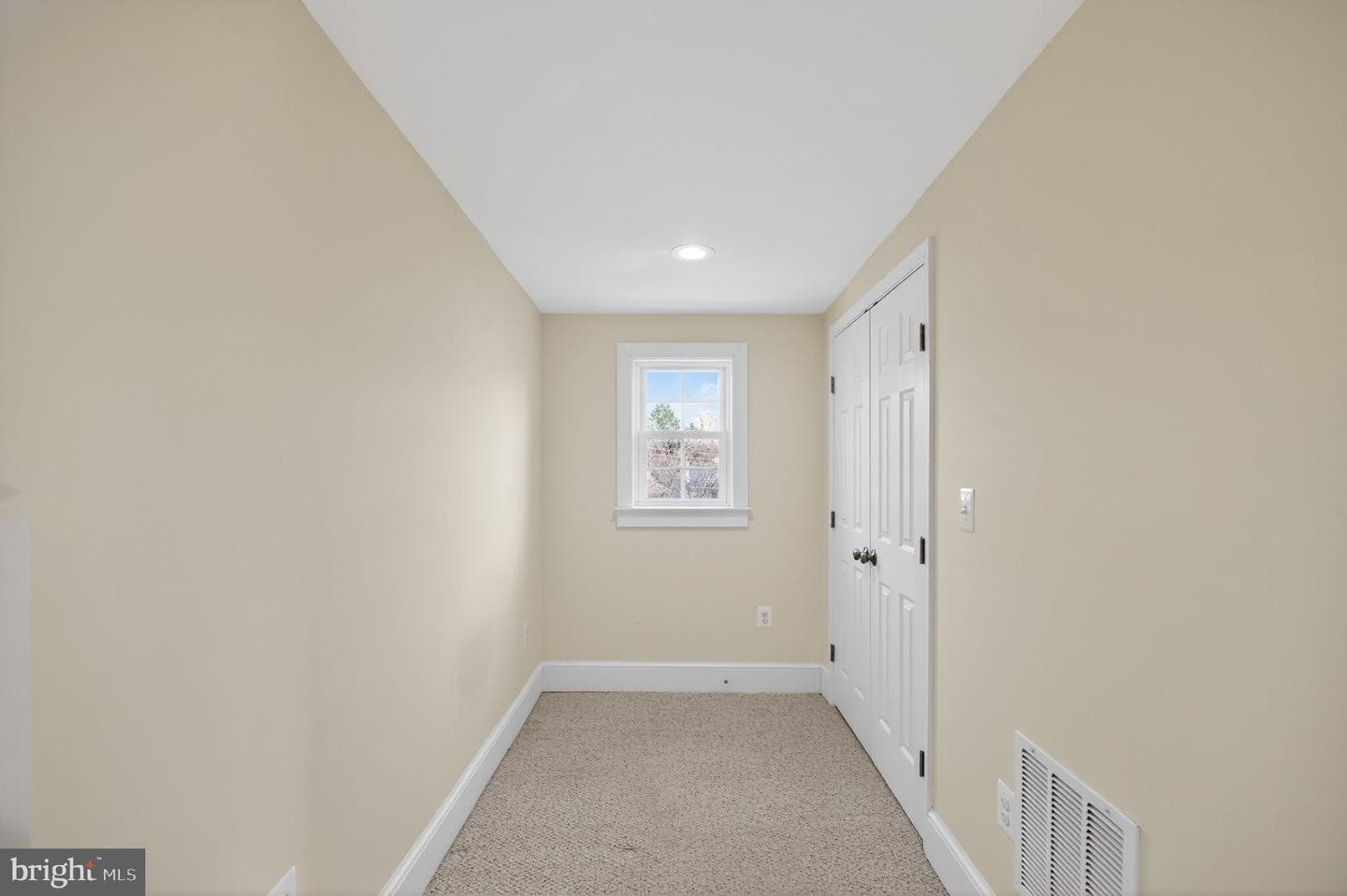 2403 Burke Avenue photo 31