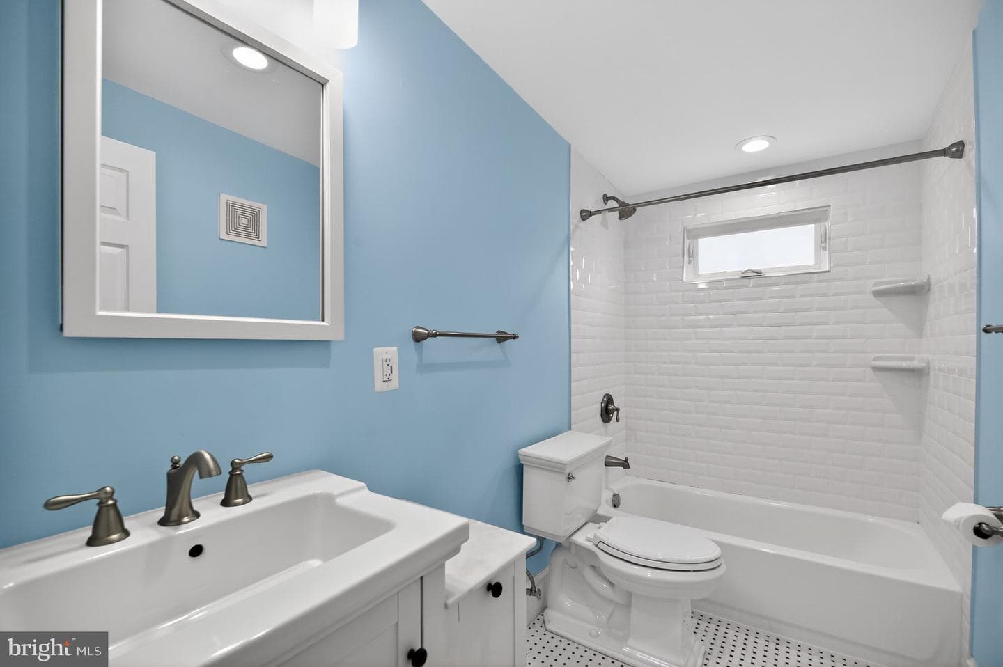 2403 Burke Avenue photo 36