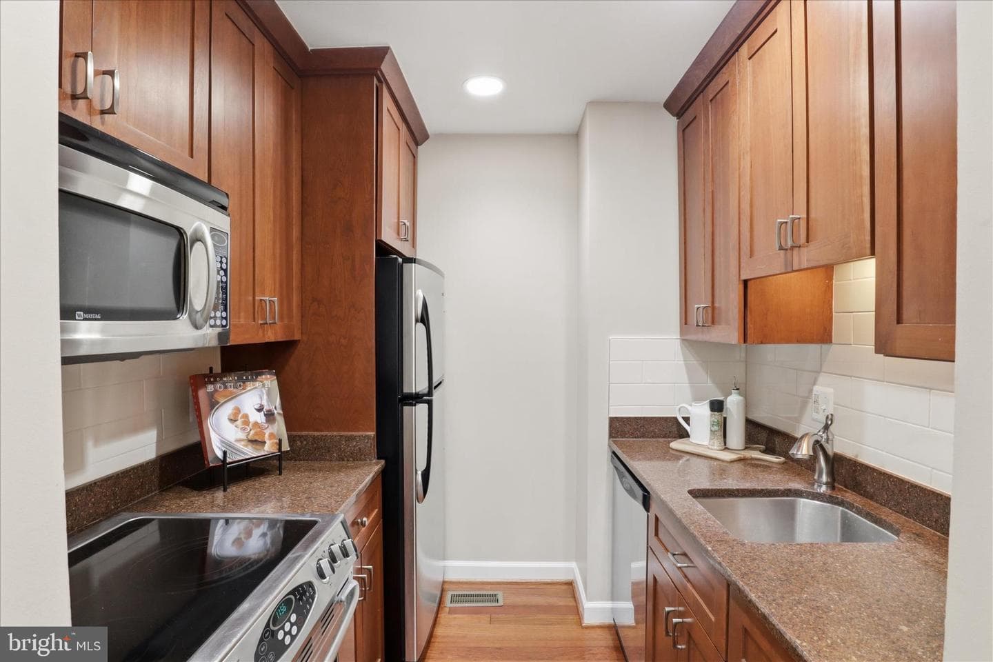 1306 Chetworth Court photo 13