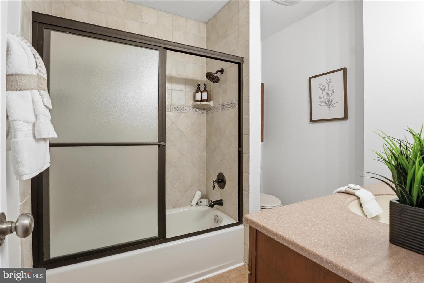 1306 Chetworth Court photo 20