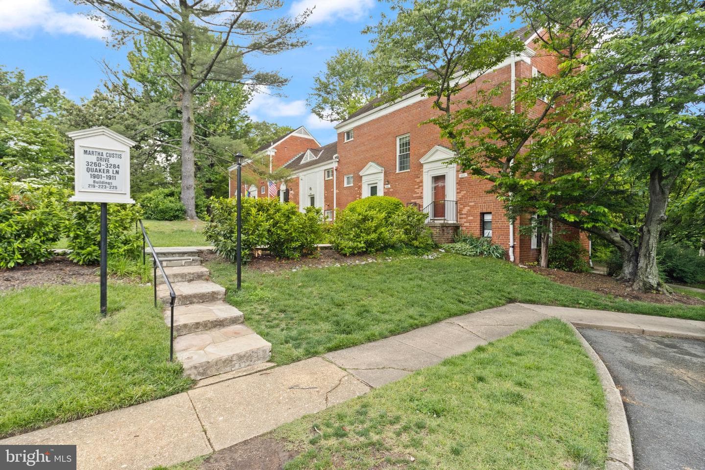 3282 Martha Custis Drive photo 2