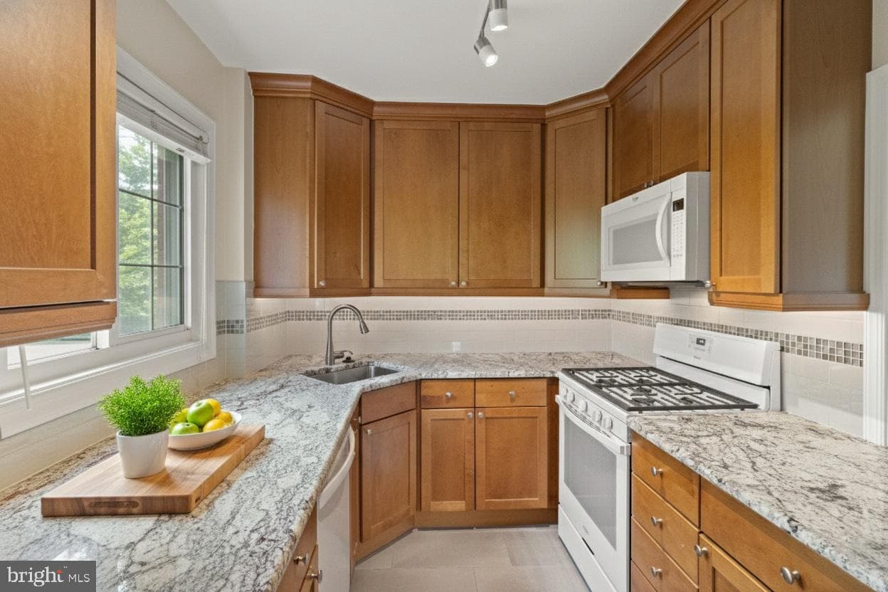 3282 Martha Custis Drive photo 9