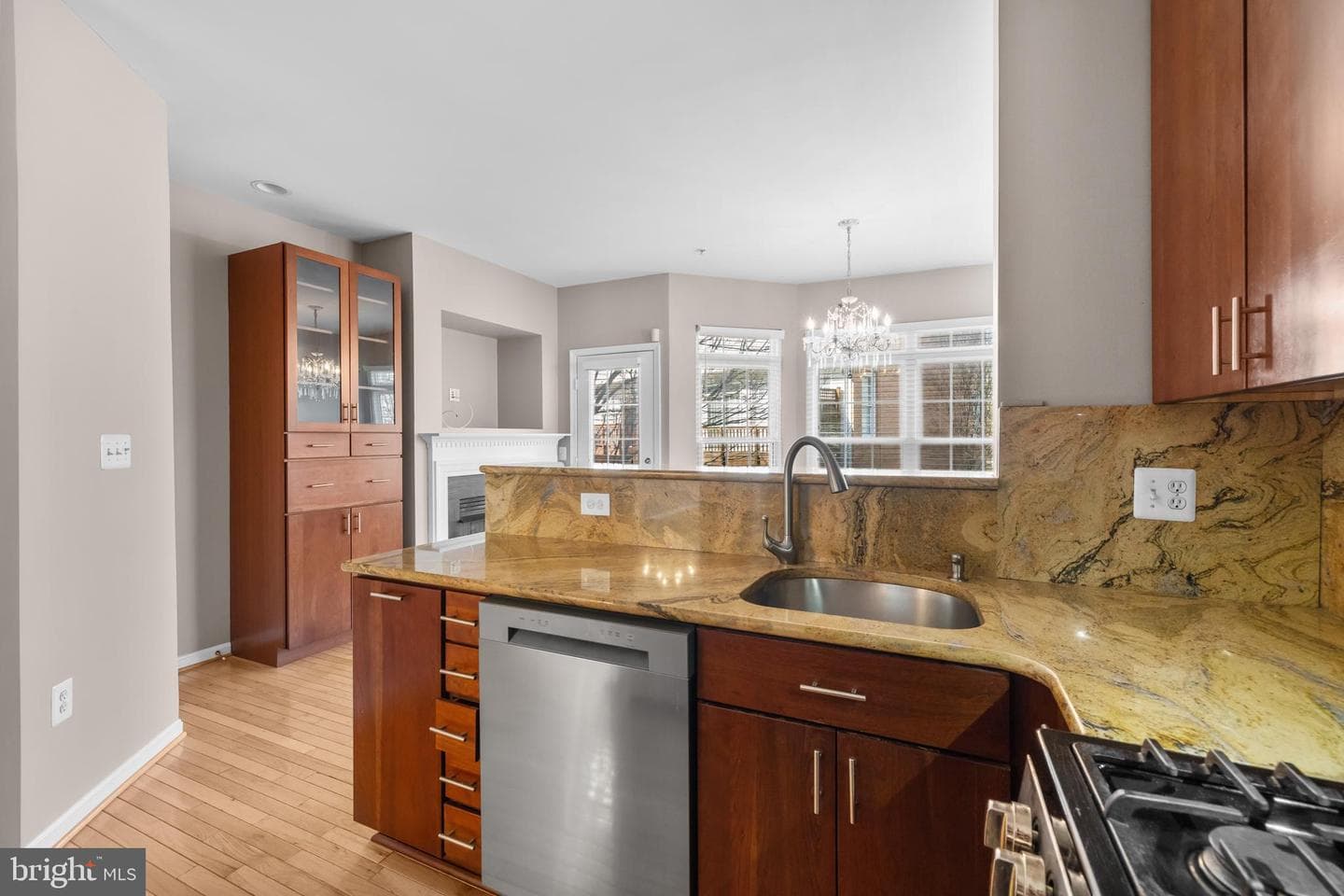 5051 Kilburn Street photo 17