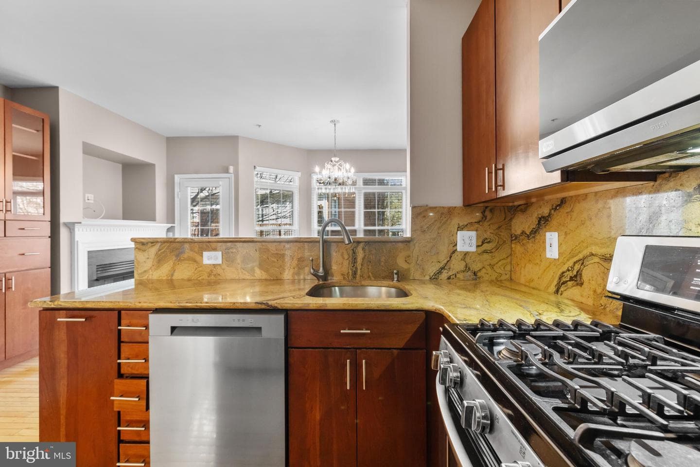 5051 Kilburn Street photo 18