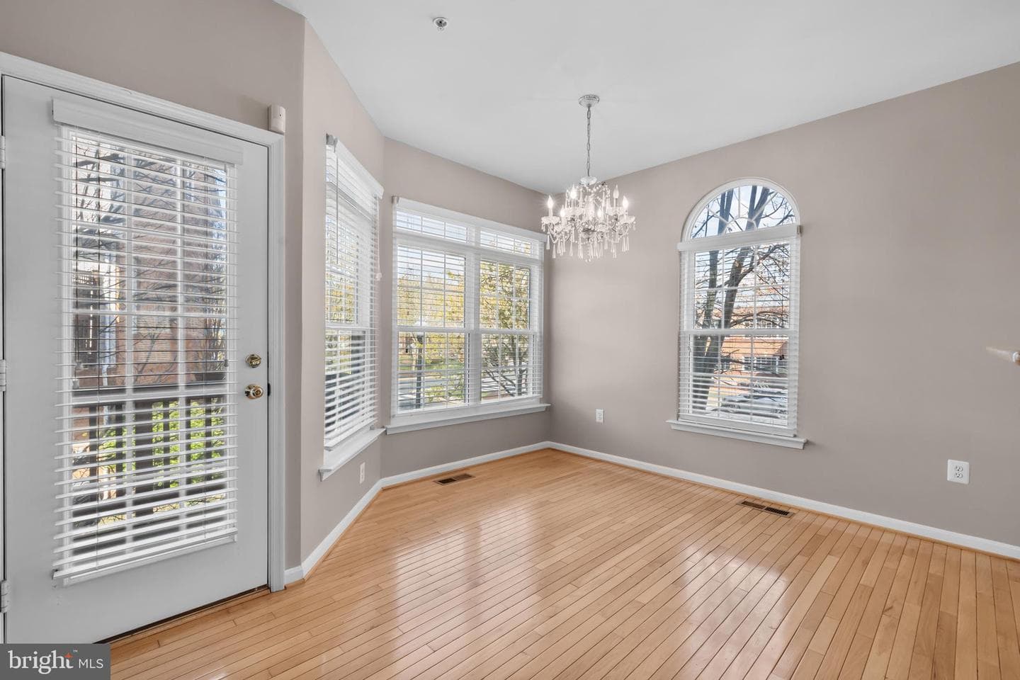 5051 Kilburn Street photo 19