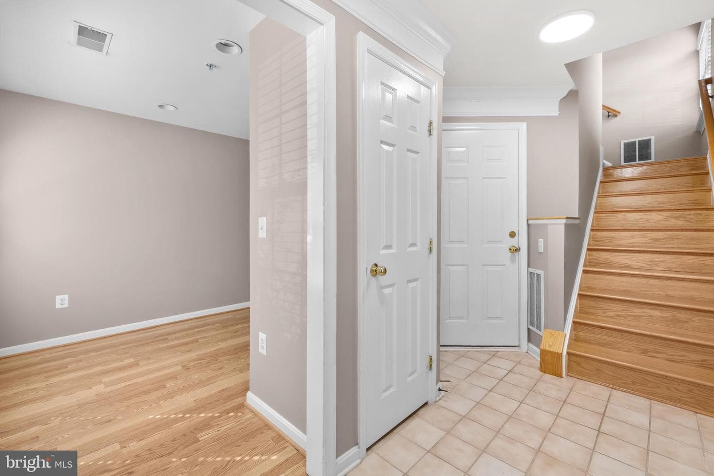5051 Kilburn Street photo 2