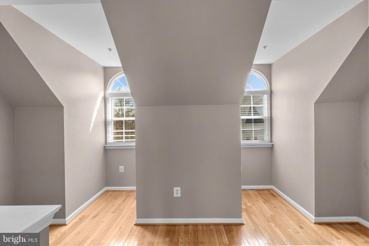 5051 Kilburn Street photo 40