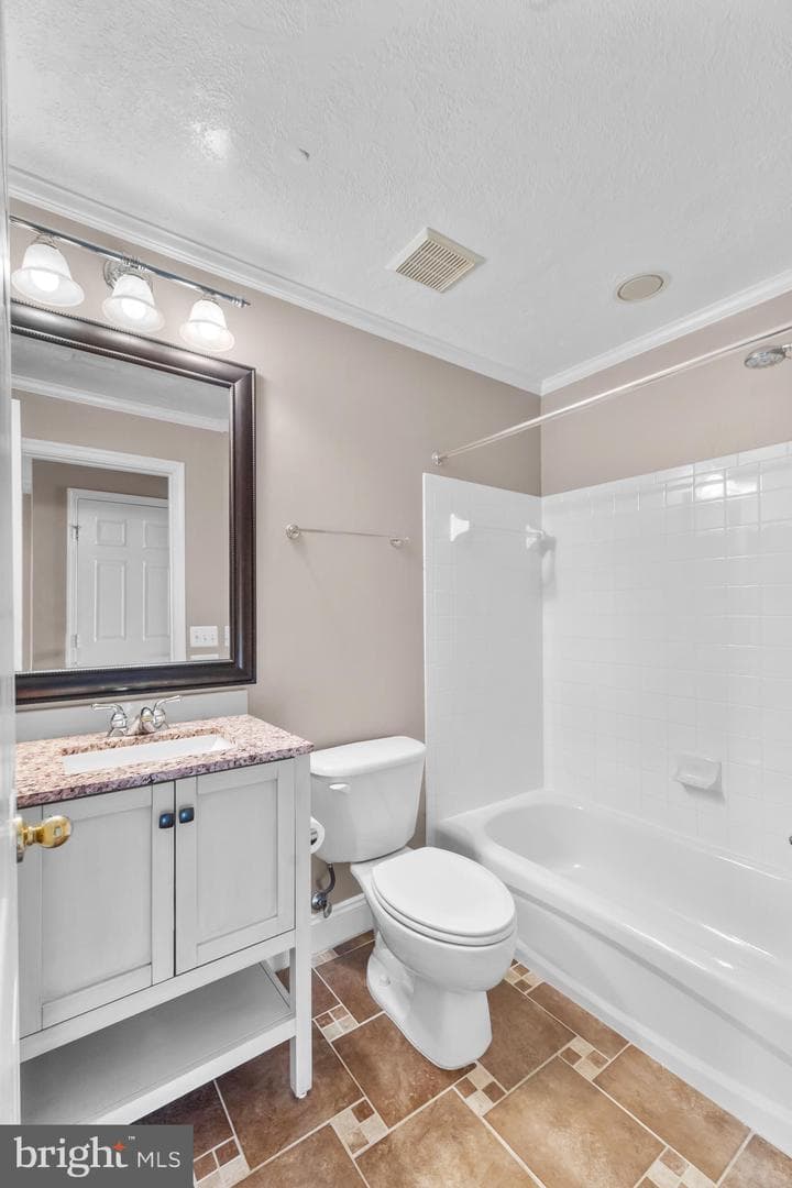 5051 Kilburn Street photo 42
