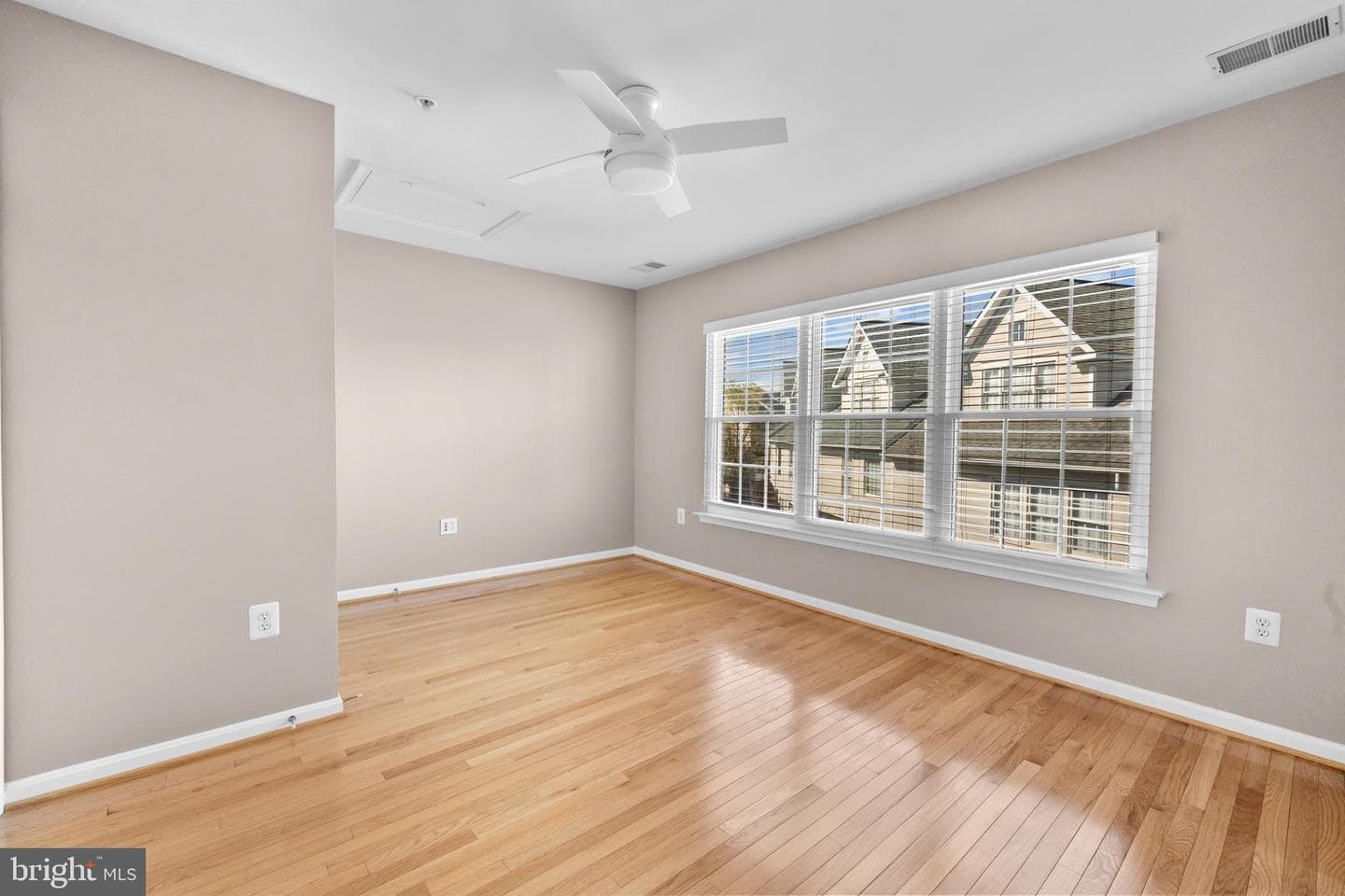 5051 Kilburn Street photo 43