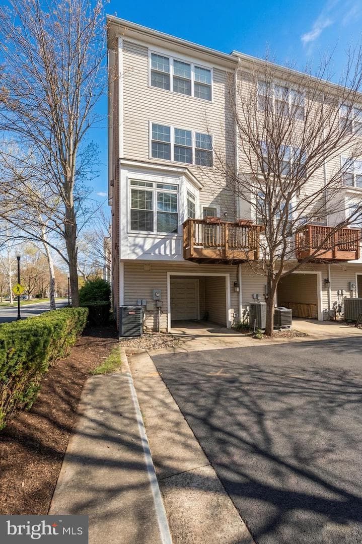 5051 Kilburn Street photo 47