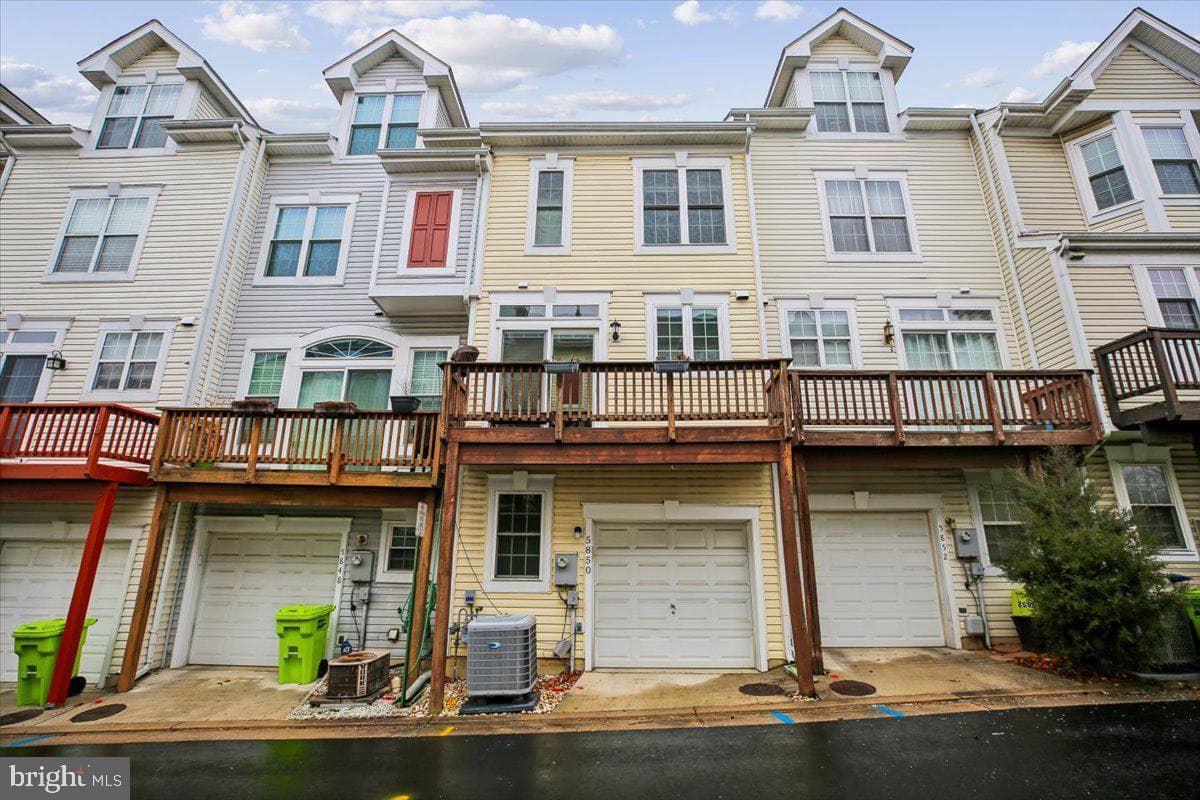 5850 Cowling Court photo 43