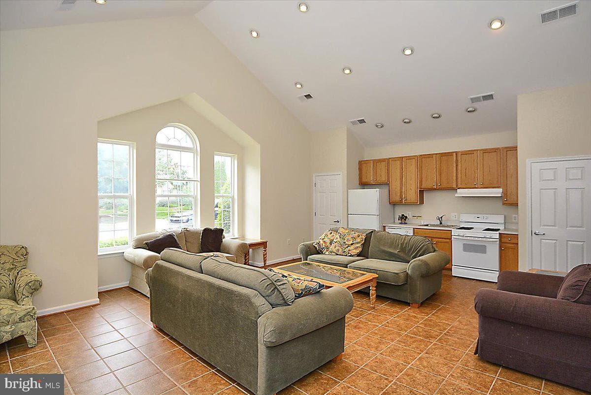 5850 Cowling Court photo 47