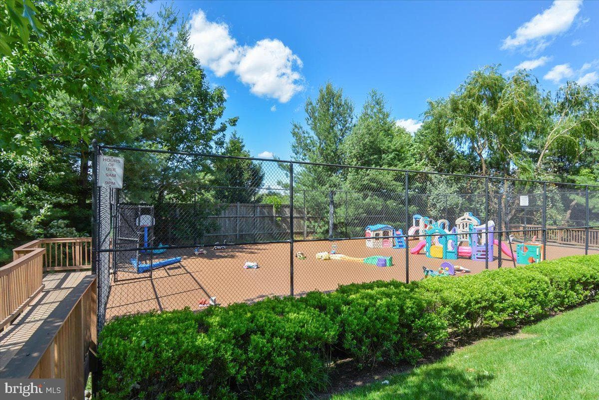 5850 Cowling Court photo 49