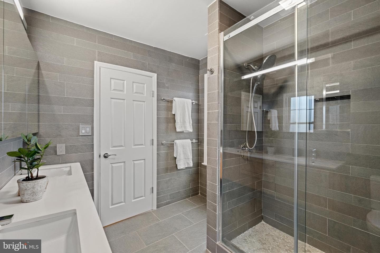 320 Laverne Avenue photo 25