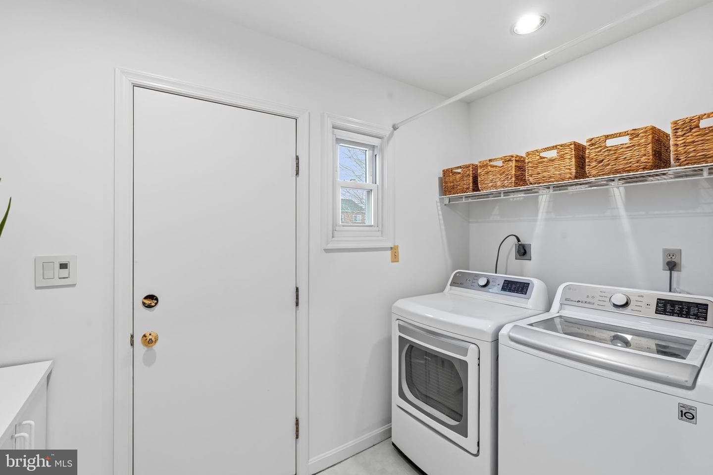 320 Laverne Avenue photo 32