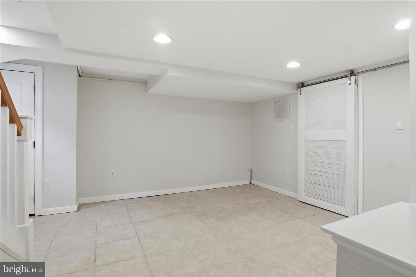 3 W Glendale Avenue photo 38