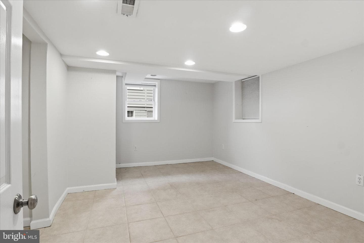 3 W Glendale Avenue photo 40