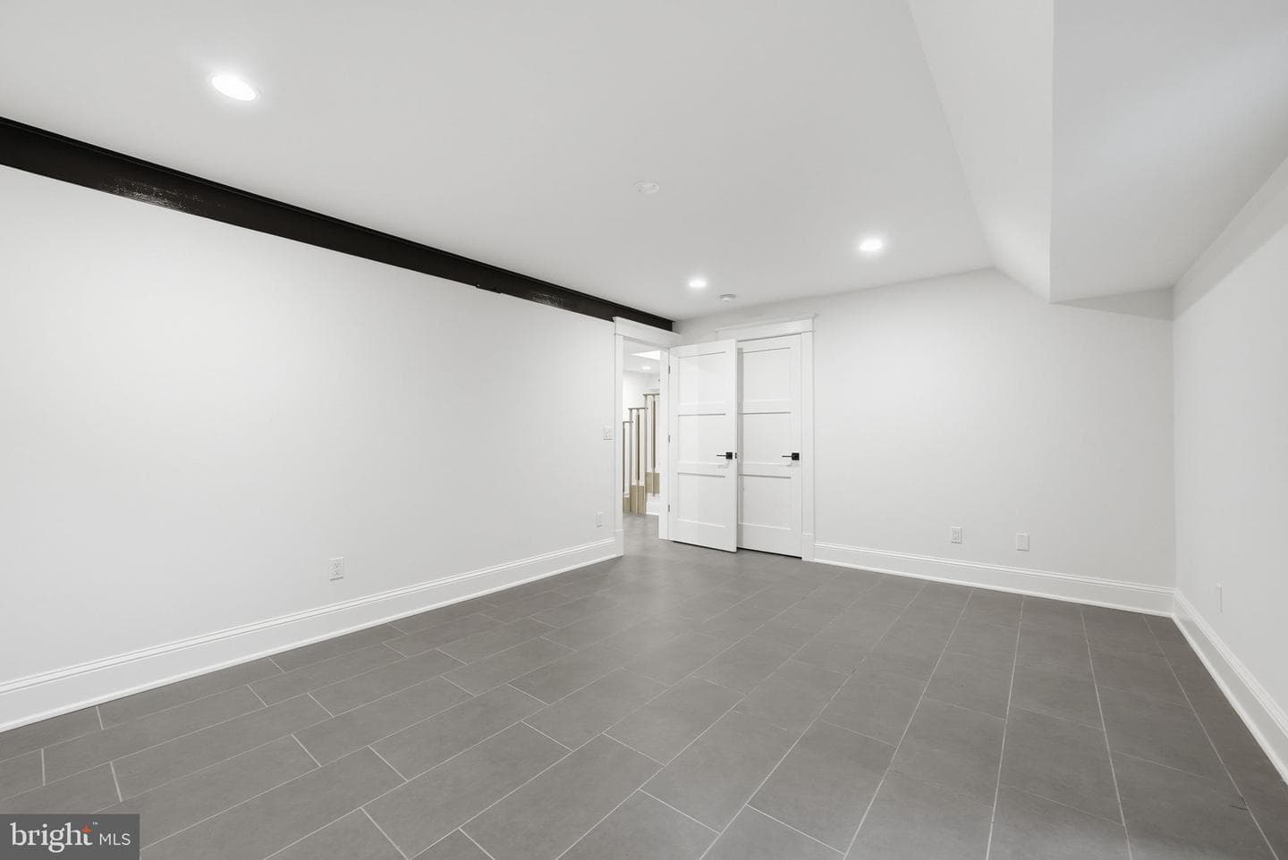 605 Hilltop Terrace photo 51